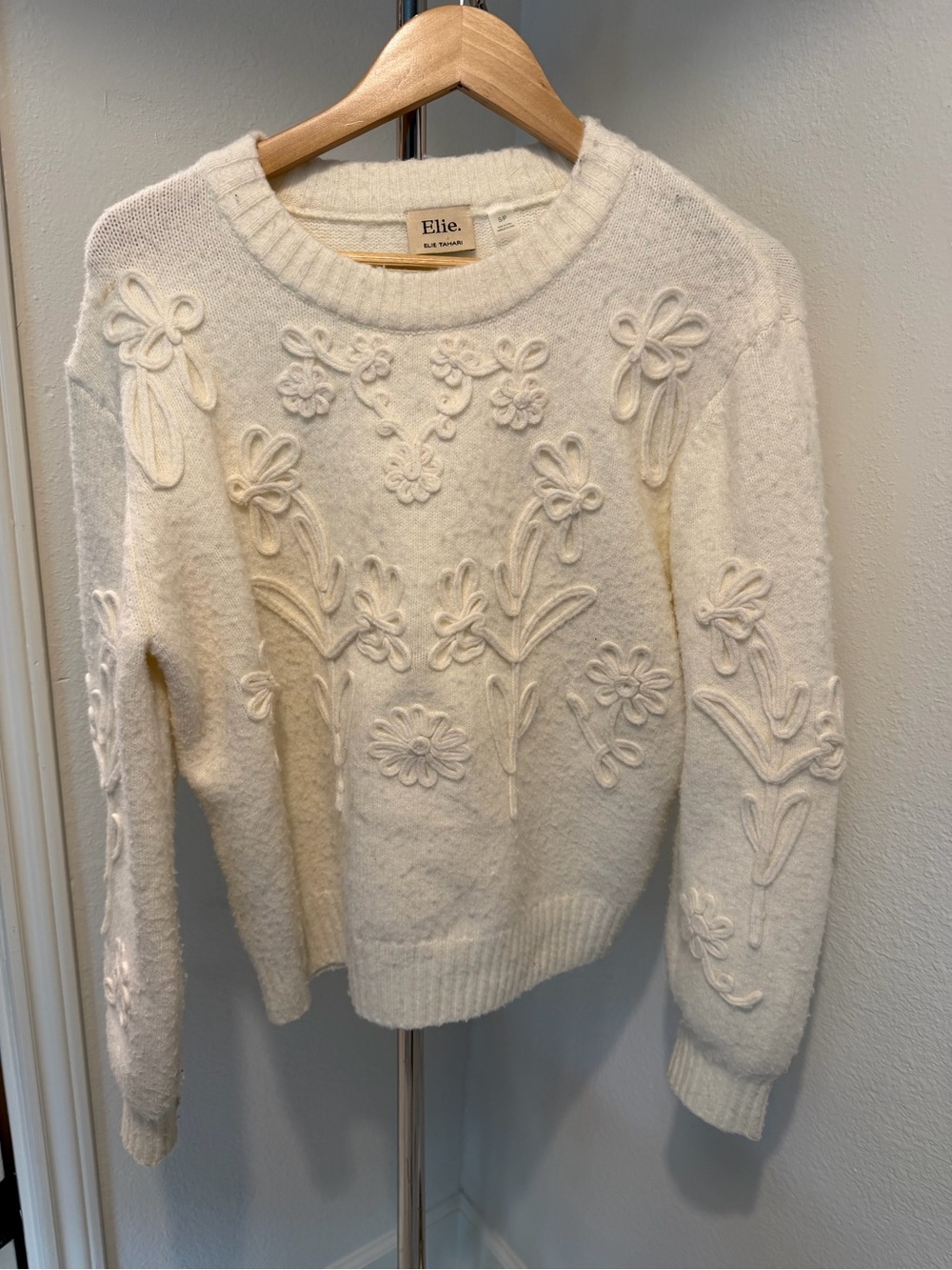 Elie Tahari Cream Floral Appliqué Crewneck Sweater